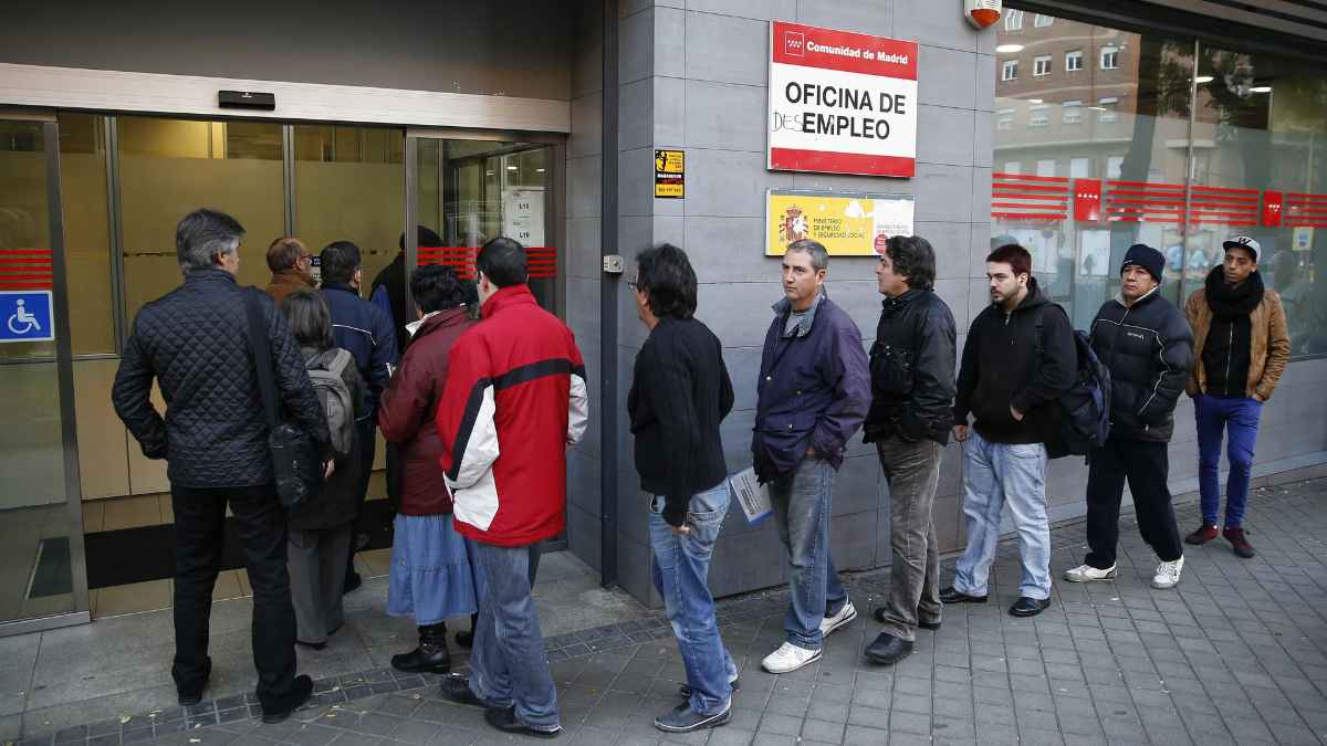 Parados en la Oficina de Empleo de Madrid para contratos subvencionados 2025.