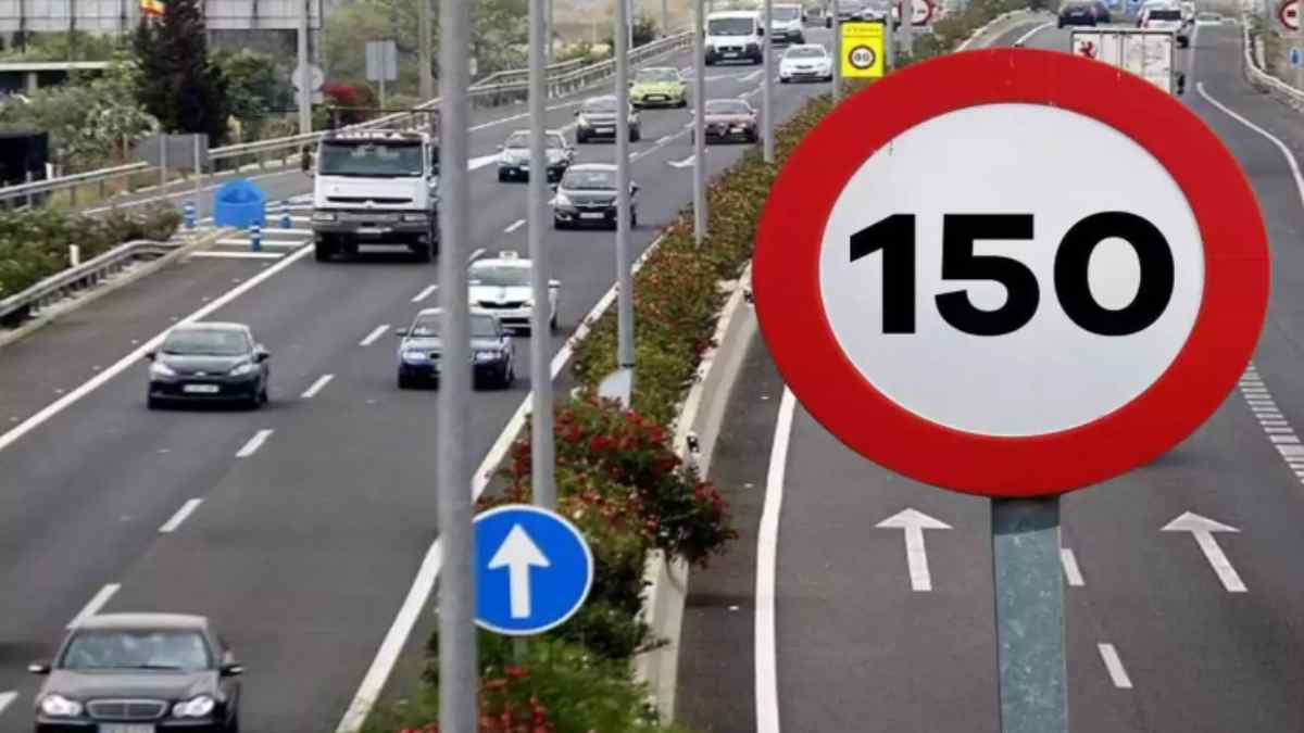 Señal de tráfico de 150 km/h en autopista europea.
