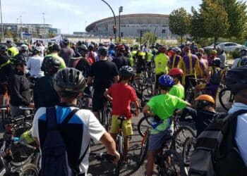 Marcha ciclista en Madrid con cortes de tráfico en más de 20 calles este viernes.