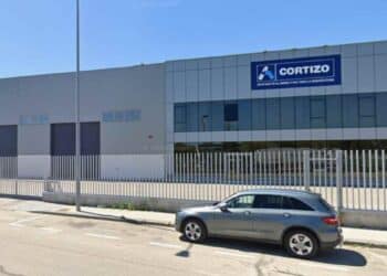 Fábrica de CORTIZO en Móstoles con oferta de empleo de personal de almacén.