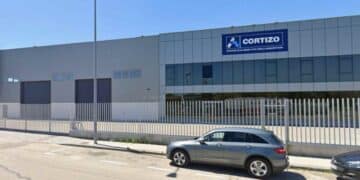 Fábrica de CORTIZO en Móstoles con oferta de empleo de personal de almacén.