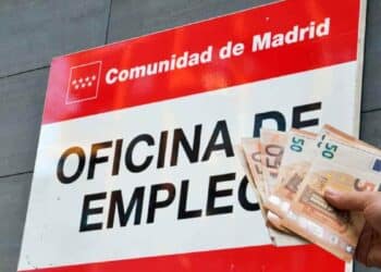 Oficina de empleo SEPE en Madrid con dinero de prestación por desempleo.