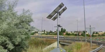 Radar de tramo de la DGT en glorieta de la SA-20 en Salamanca.