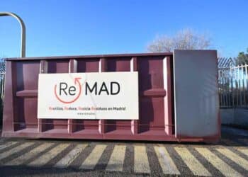 Contenedor ReMAD para donar y reutilizar muebles y electrodomésticos en Madrid.