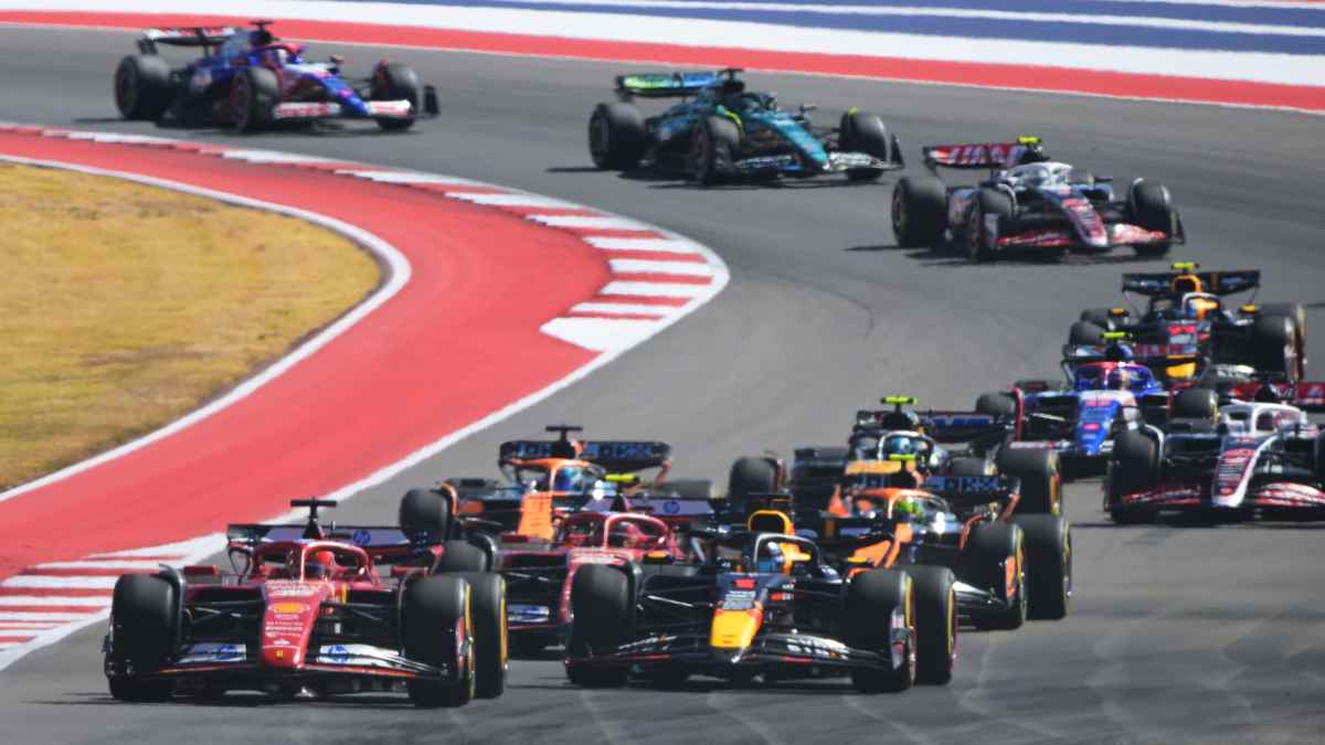 Coches de Fórmula 1 en carrera durante el Gran Premio de España 2026 en Madrid.