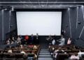 Estudiantes aprenden cine en salas dentro del programa Cine Escuela del Ministerio de Cultura.