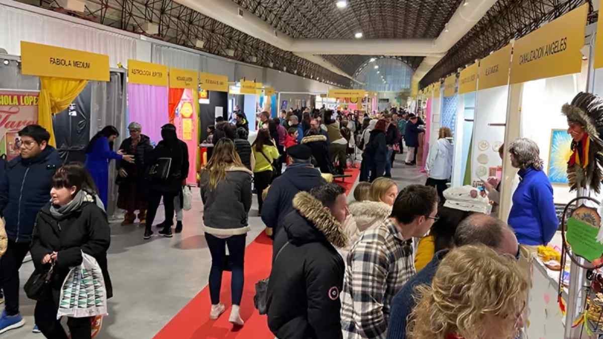 Feria Esotérica de Madrid 2025 en Chamartín con más de 70 expositores y talleres gratuitos de espiritualidad.