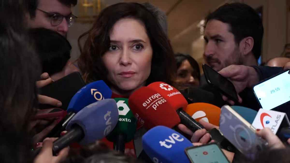 Rueda de prensa sobre la evaluación obligatoria de funcionarios en Madrid.