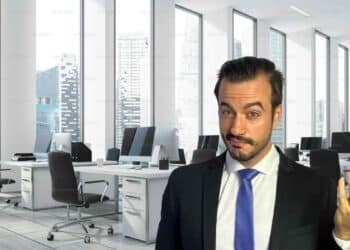 Abogado laboralista explica cómo afectan las horas extra pagadas como incentivos a la nómina y derechos de los trabajadores.
