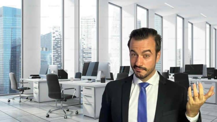 Abogado laboralista explica cómo afectan las horas extra pagadas como incentivos a la nómina y derechos de los trabajadores.