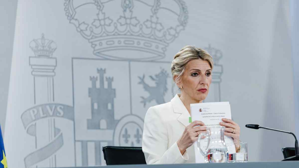 Ministra de Trabajo anuncia la nueva jornada laboral en España de 37,5 horas.