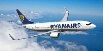 Avión de Ryanair tras sentencia que obliga a indemnizar a un pasajero por vuelo desviado en Madrid.