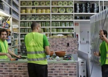 Empleo en Leroy Merlin Madrid con nuevas vacantes en tiendas y logística.