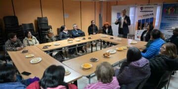 Reunión de vecinos en comunidad según Ley de Propiedad Horizontal.