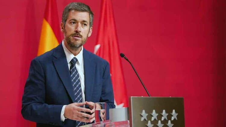 Consejero de la Comunidad de Madrid anuncia la carrera profesional para funcionarios en 2026.