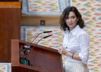 Ayuso anuncia medidas de apoyo a autónomos y empresarios en Madrid.