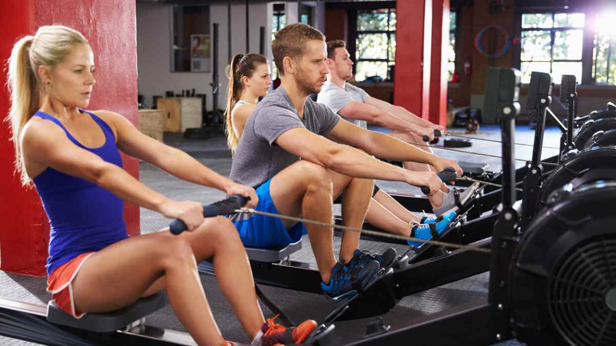 Las máquinas de ejercicio más versátiles para entrenar en casa y perder esos quilos de más ganados durante las vacaciones.