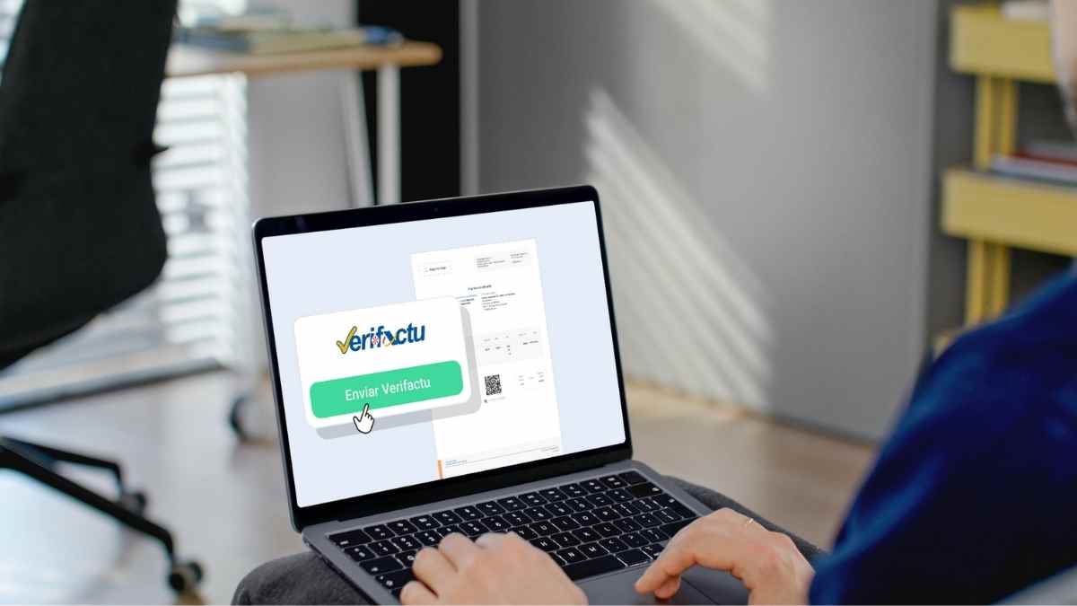 Autónomo usando VeriFactu para facturación electrónica y evitar multas de Hacienda.