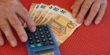 SEPE anuncia nueva ayuda de 3.000 euros para trabajadores sin derecho a paro.