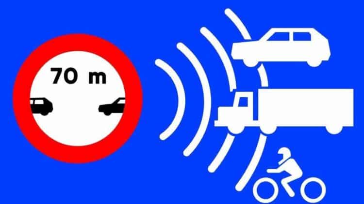 Señal de tráfico de la DGT sobre distancia mínima de seguridad 2025.
