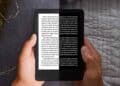 Nuevo Kindle con luz frontal más potente para leer bajo el sol o en la cama.