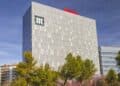 Edificio de Mahou San Miguel en Madrid para nuevas ofertas de empleo con contratos de larga duración.