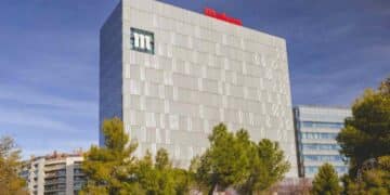 Edificio de Mahou San Miguel en Madrid para nuevas ofertas de empleo con contratos de larga duración.
