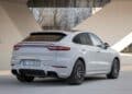 Porsche Cayenne SUV eléctrico con carga inductiva 2026.