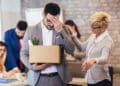 Trabajador sancionado con suspensión de empleo y sueldo en oficina.