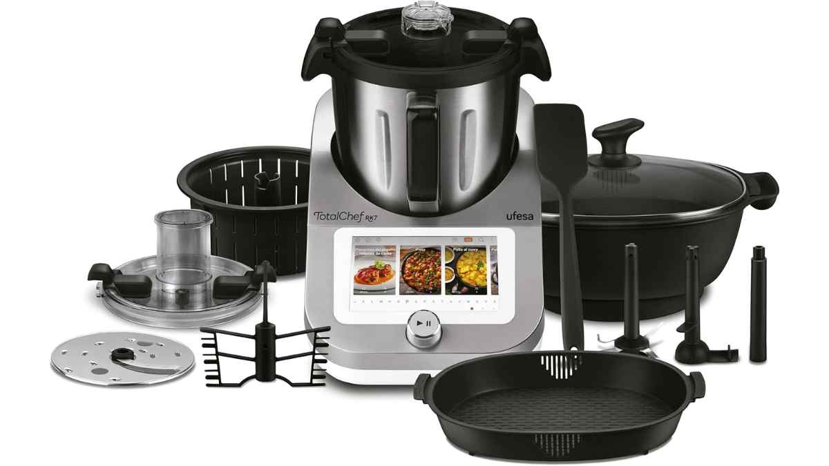 Robot de cocina Ufesa TotalChef RK7 con accesorios y pantalla táctil en oferta en Amazon.
