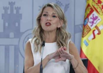 Yolanda Díaz anuncia comisión de expertos para la subida del Salario Mínimo Interprofesional en 2026.