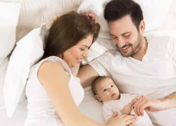 Ampliación del permiso de nacimiento con efecto retroactivo en 2024 para familias en España.