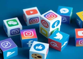 Autónomos pueden deducir gastos de redes sociales en el IRPF para promocionar su negocio.