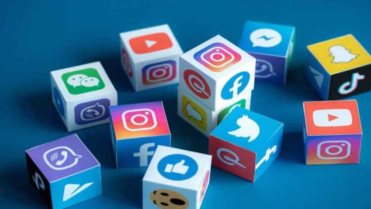 Autónomos pueden deducir gastos de redes sociales en el IRPF para promocionar su negocio.