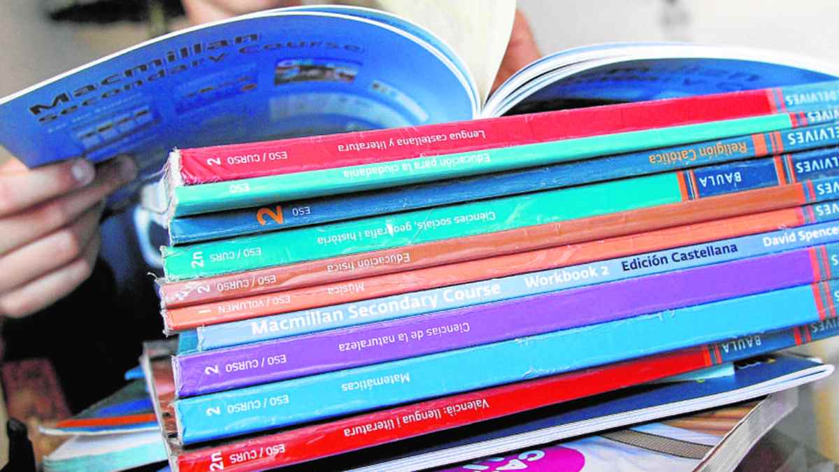 Ayudas escolares en Humanes de Madrid para libros y material del curso 2025-2026.