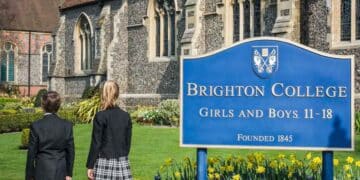 Fachada del Brighton College, colegio británico que abrirá en Madrid en 2027 con su modelo de excelencia académica.