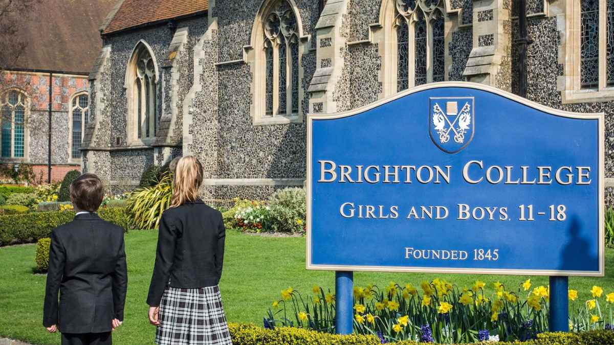Fachada del Brighton College, colegio británico que abrirá en Madrid en 2027 con su modelo de excelencia académica.