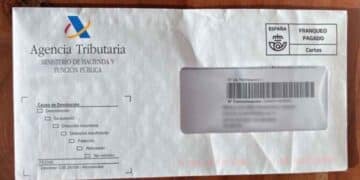 Carta de la Agencia Tributaria con devoluciones del Ingreso Mínimo Vital tras la revisión de la Renta 2025.