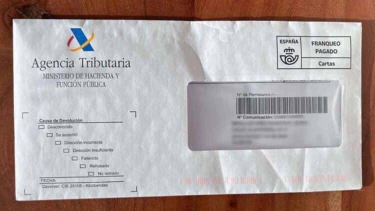 Carta de la Agencia Tributaria con devoluciones del Ingreso Mínimo Vital tras la revisión de la Renta 2025.