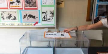 Votación en un colegio de Madrid para decidir la jornada partida escolar