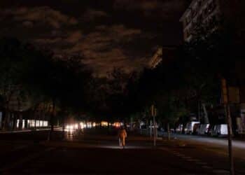 Calle de Madrid durante un corte de luz programado por Iberdrola en octubre de 2025