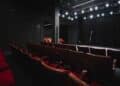 Interior del Espacio Mistral en Puerta del Ángel con escenario y butacas antes de su apertura en Madrid.