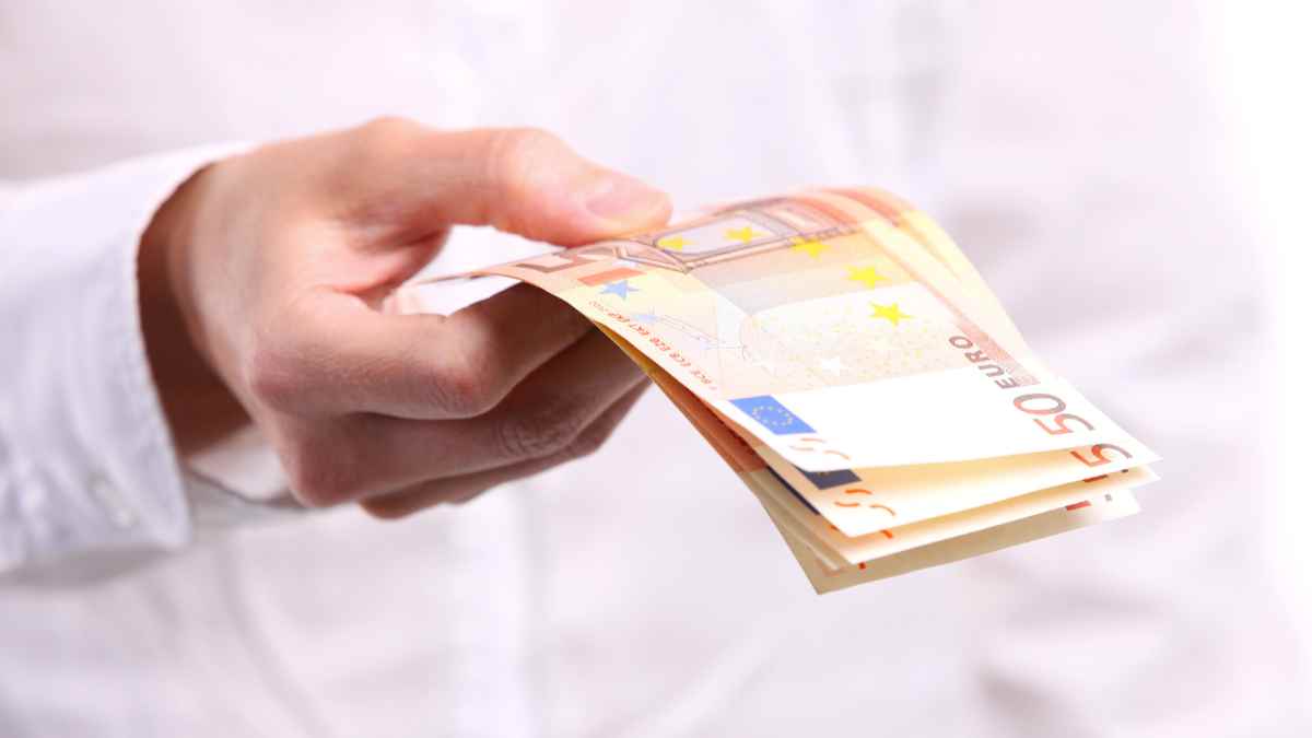 Devolución de fianza en contrato de alquiler sin cláusula de penalización.