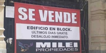 cartel se vende edificio en madrid durante crisis del alquiler.