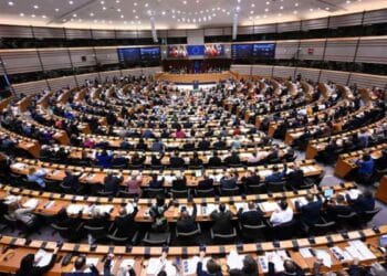 Parlamento Europeo debate impuestos en la compra de vivienda.