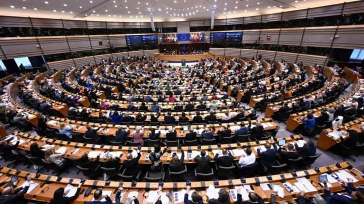 Parlamento Europeo debate impuestos en la compra de vivienda.