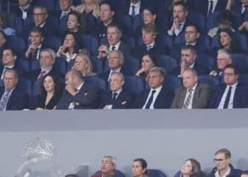 Palco del Santiago Bernabéu durante un partido del Real Madrid