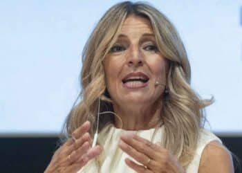 Yolanda Díaz durante un acto en el que anuncia la ampliación del permiso por fallecimiento hasta 10 días