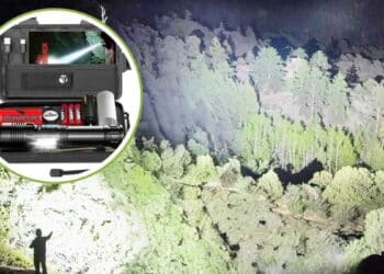 Linterna potente Shadowhawk para campo y emergencias con alcance de 1000 metros