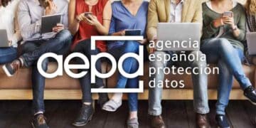 Logo Agencia Española de Protección de Datos sanción LVMH Iberia WhatsApp.